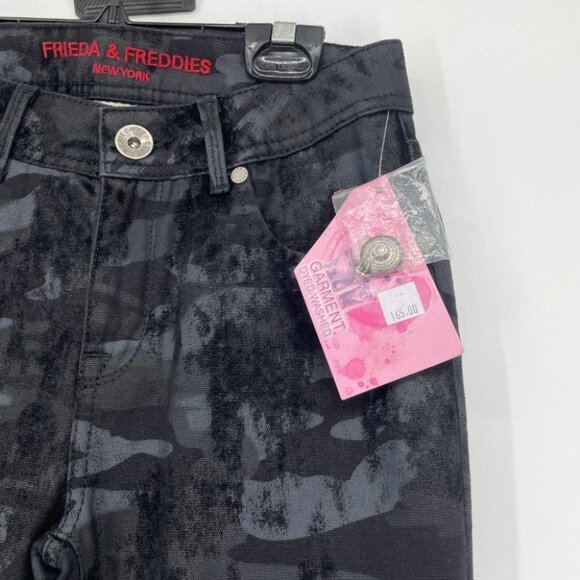 NWT Frieda and Freddie’s black camo skinny jeans textured velvet  size 25 - Picture 12 of 15
